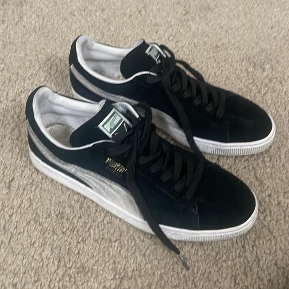 Black Puma Suede Classics Men’s Size 11.5 Sneakers - Picture 3 of 6